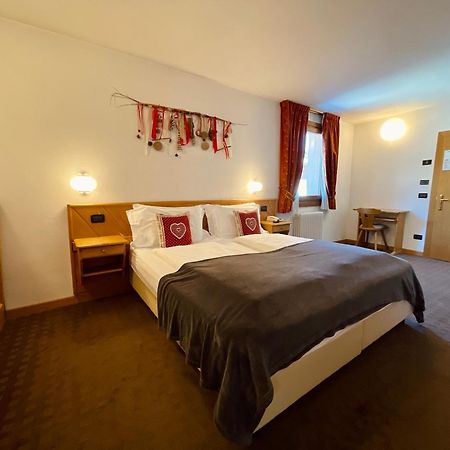 Hotel Piccolo Tibet Livigno Eksteriør bilde