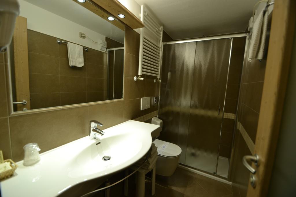 Hotel Piccolo Tibet Livigno Rom bilde