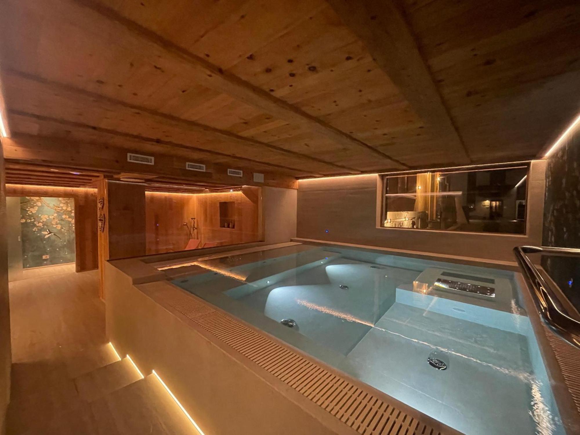 Hotel Piccolo Tibet Livigno Eksteriør bilde