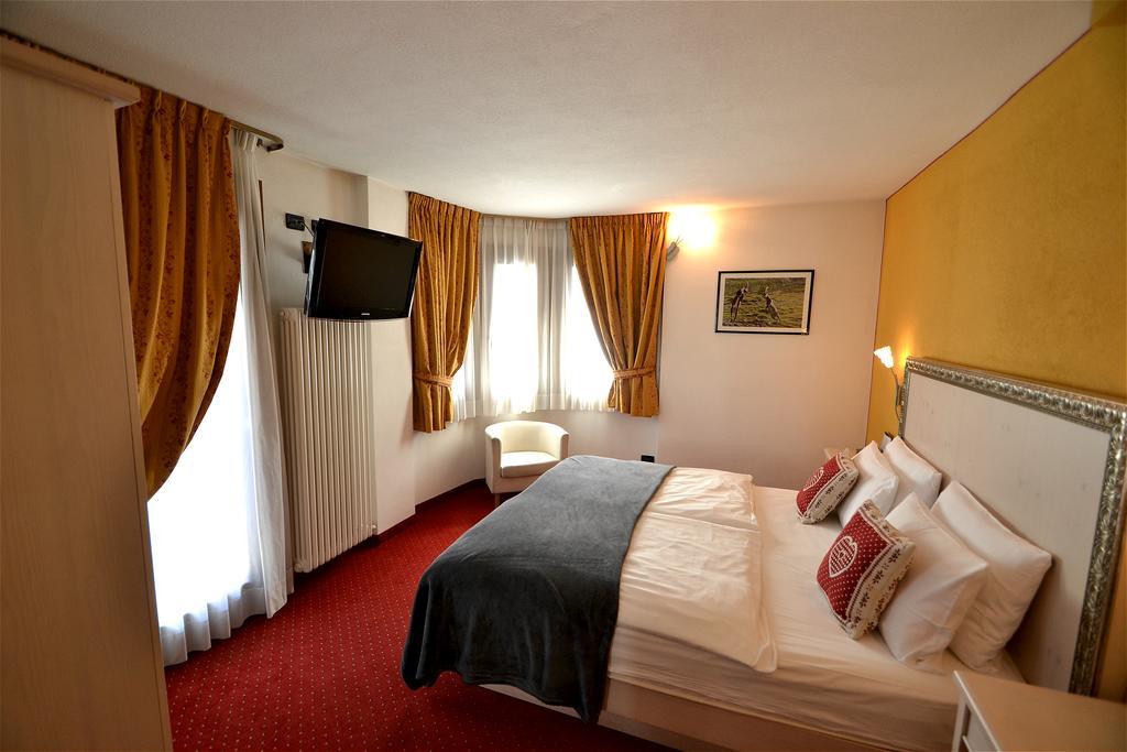 Hotel Piccolo Tibet Livigno Eksteriør bilde